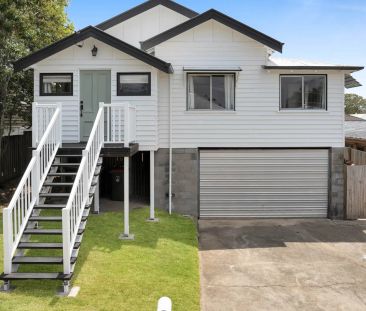 IMMACULATELY PRESENTED - GREAT POSITION - Photo 6