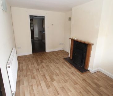 2 bedroom end of terrace house to rent - Photo 1