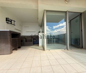 Alquiler de piso en Calle de Viena s/n - Photo 5