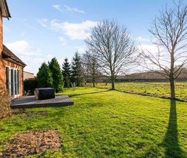 3 bedroom detached house to rent - Photo 2