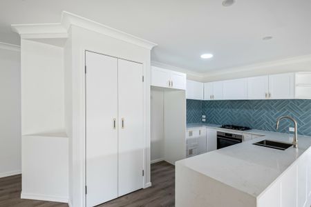 Modern Family Home - Photo 4