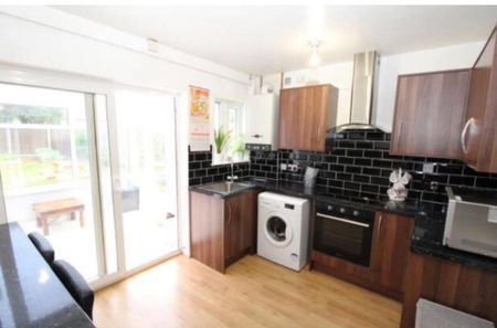 Room in a Shared House, Hartfield Crescent, B27 - Photo 4