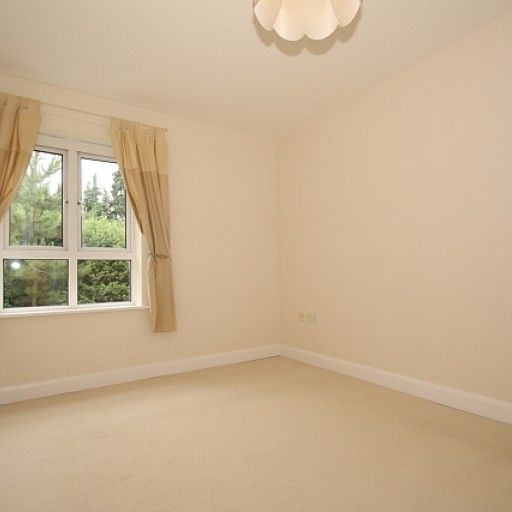 Heathside Crescent, Woking - Photo 1