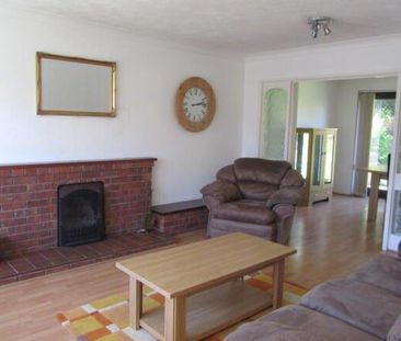 4 bedroom detached house to rent - Photo 2