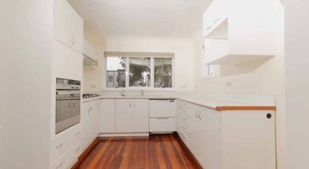 Character family home - Photo 5