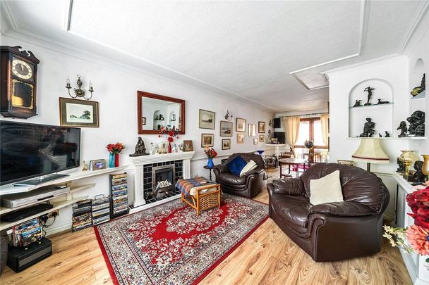 4 bedroom detached house to rent - Photo 1