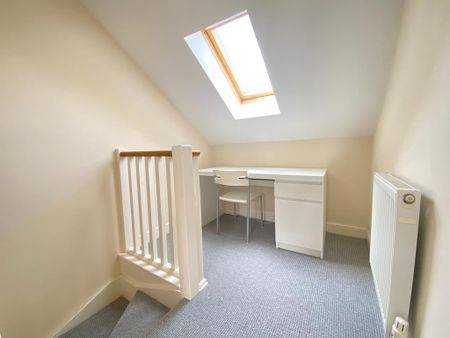 3 bedroom semi-detached house to rent - Photo 4