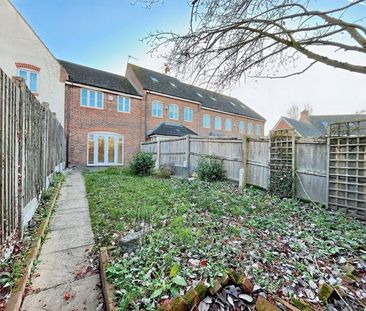 3 bedroom terraced house to rent - Photo 2