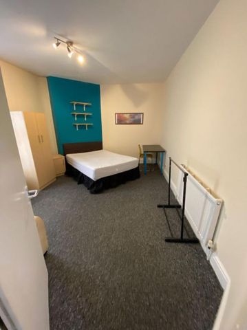 5 bedroom terraced house to rent - Photo 3