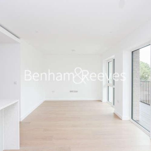 Holland House, Parrs Way, W6 - Photo 1