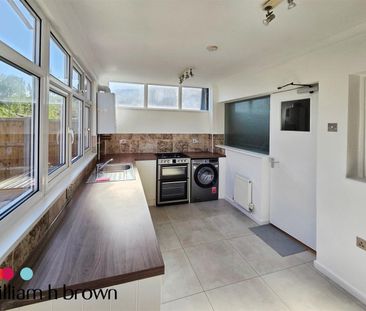 Shirley Gardens, Barking - Photo 2
