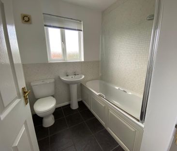 FANTASTIC 2 BEDROOM PROPERTY IN THE HEART OF SNAITH - BOOK NOW!! - Photo 5