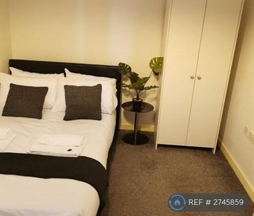 1 bedroom in a flat share to rent - Photo 3