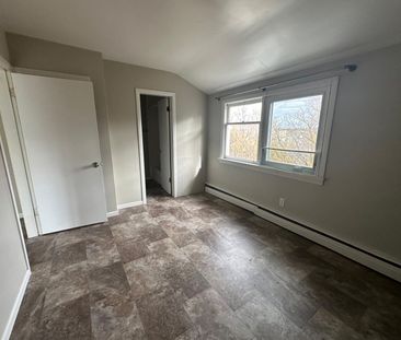 1 Bedroom Unit Available Near Hospital!! - Photo 6