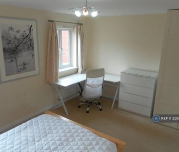 4 bedroom end of terrace house to rent - Photo 4
