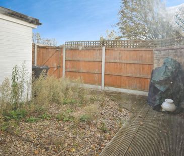 3 bedroom end of terrace house to rent - Photo 6