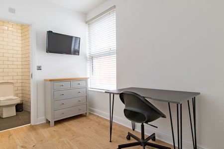 4 Bed Semi-Detached House, Nithsdale Road, L15 - Photo 4