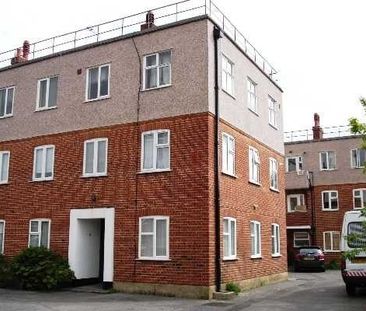 2 Bed Flat, Elms Court, SW19 - Photo 2