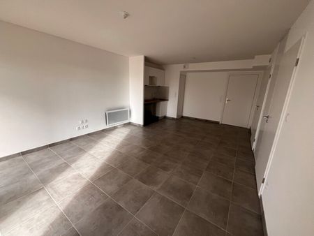 Location Appartement 2 pièces 45m² ST JORY 31790 - Photo 2