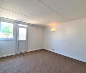 Samson Close - Photo 6