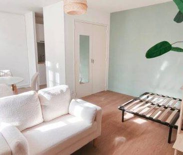 Location T1 bis rénové – Centre historique de Nant - Photo 1