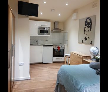 Studio Flat, Park Avenue, NW2 - Photo 3
