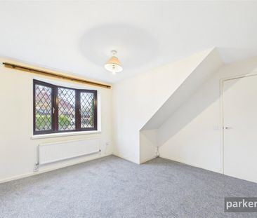 4 bedroom detached house to rent - Photo 3