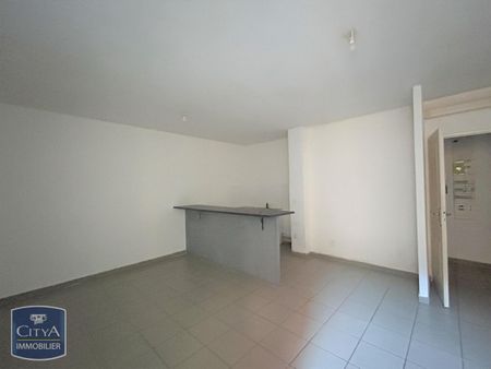 Location Appartement 2 pièces 39m² LA SEYNE SUR MER 83500 - Photo 2
