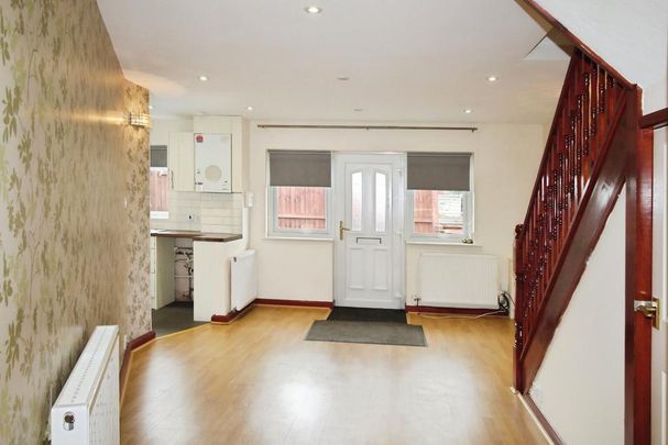 2 bedroom terraced house to rent - Photo 1