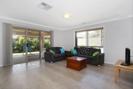 Modern Family Home in Murray Park Estate - Comfort, Space & Style - Photo 2