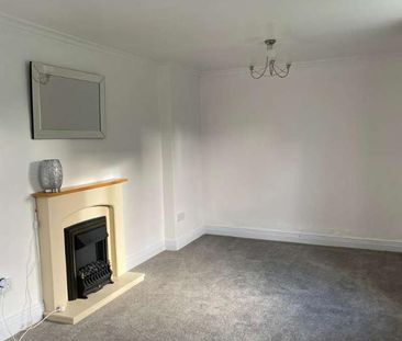 Circular Drive, Renishaw, S21 - Photo 2