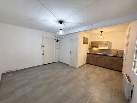 Location Appartement 1 pièce 23m² TOULON 83000 - Photo 2