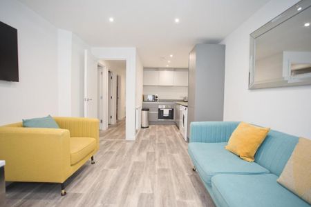 2 bedroom ground floor flat to rent - Photo 2