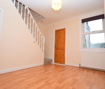 2 bedroom semi-detached house to rent - Photo 3