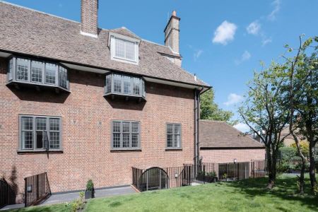 1 Bedroom Apartment To Let - Photo 2