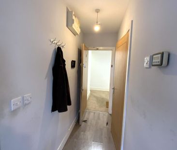 Studio Flat to Let – Epsom High Street (Platinum House, KT19) - Photo 6