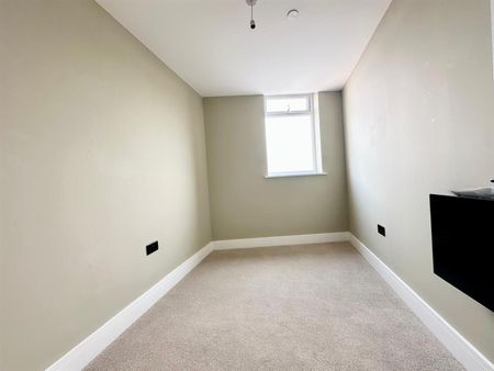 2 bed flat to rent in Sheffield Road, Barnsley, S70 - Photo 2