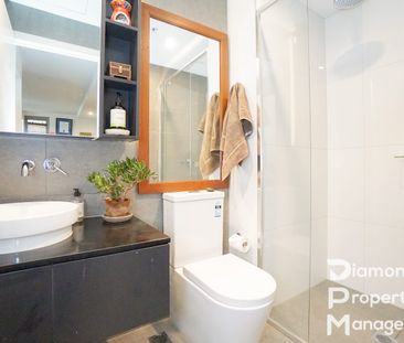 Spacious 1 Bedroom Apartment in Prime Box Hill Location - Photo 6