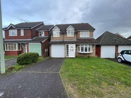 4 bedroom detached house to rent - Photo 3