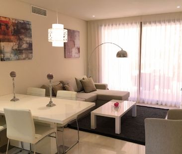 2 Bedroom Apartment For Rent in New Golden Mile, Málaga - Photo 1