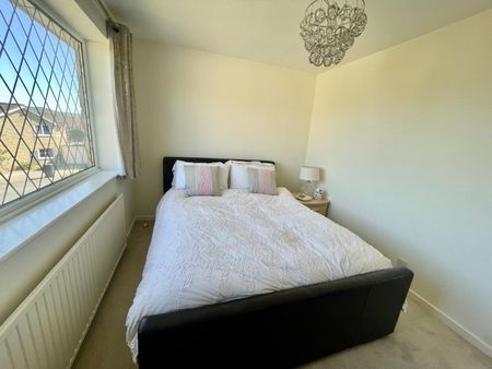 3 bedroom detached house to rent - Photo 3