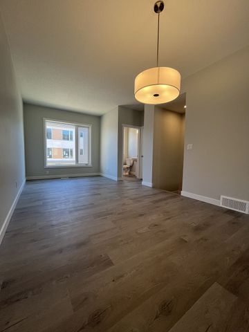 208 Shawnee Square SW, Calgary - Photo 5