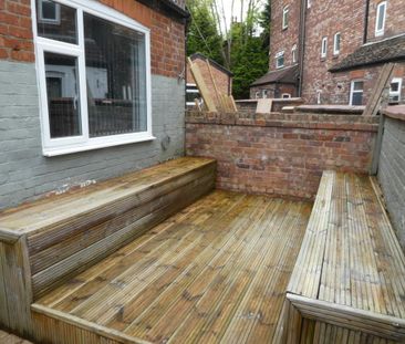 5 bedroom semi-detached house to rent - Photo 3