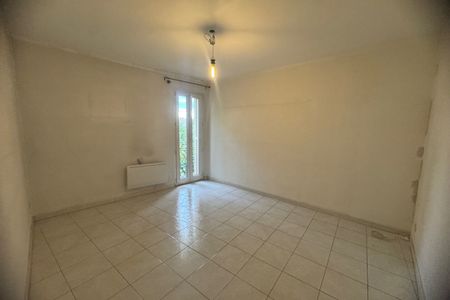t3 les milles terrasse 1060 euros - Photo 4