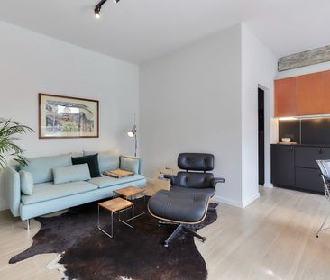 Strak gerenoveerde studio-penthouse met slaapkamer, groot zonneterr... - Photo 2