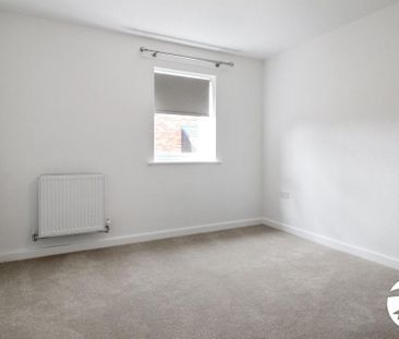 3 bedroom end of terrace house to rent - Photo 2