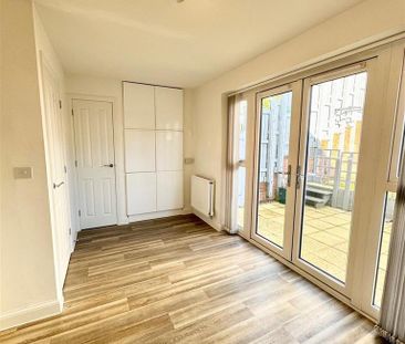 2 bedroom semi-detached house to rent - Photo 3