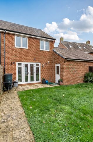 3 bedroom semi-detached house to rent - Photo 5