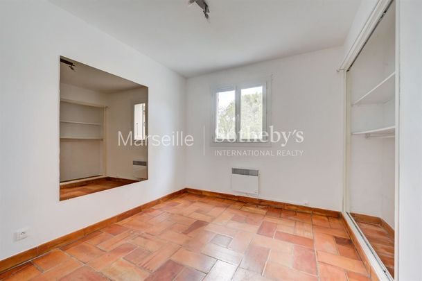 maison 4 pièces 113m2 MARSEILLE 9EME 2 150 euros - Photo 1