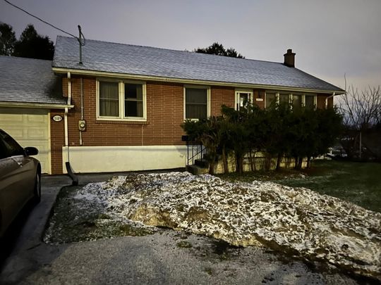 For Lease - 1449 Oxford Street Unit# Basement, London East, Ontario - Photo 1